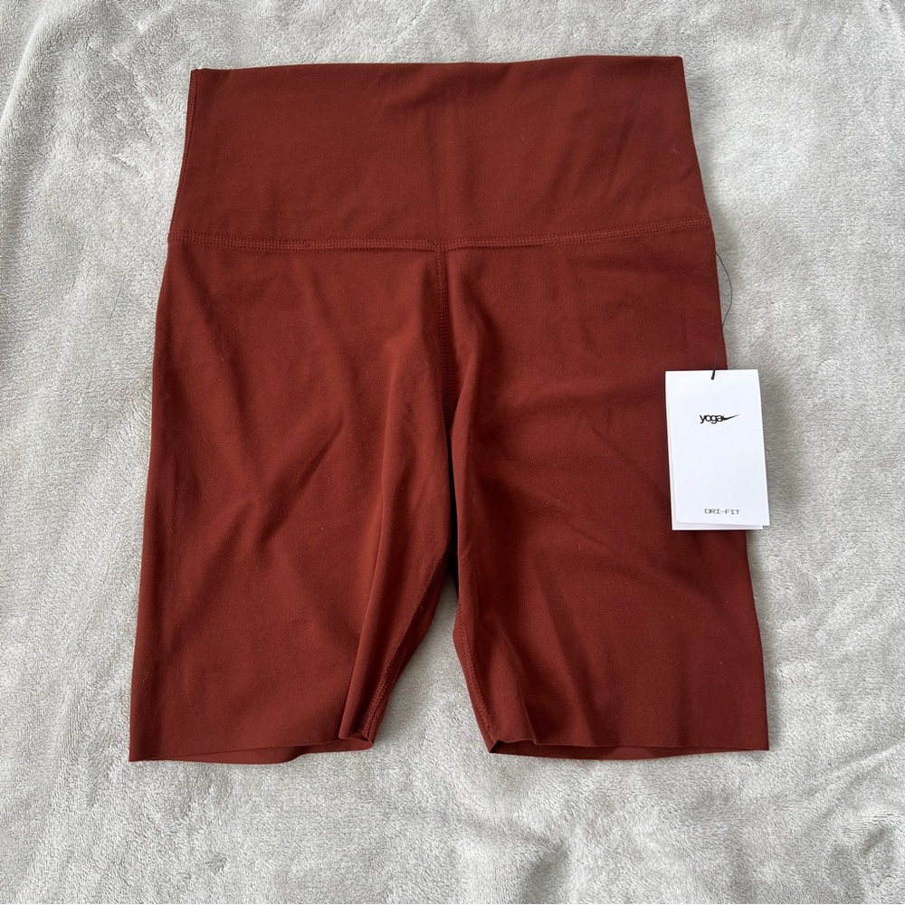 Nike Yoga Biker Shorts 7”